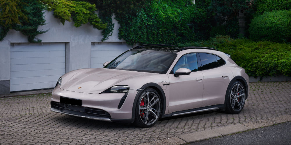 Je libo elektrické Porsche? Nyní u nás najdete přes 1 000 denně aktualizovaných nabídek skladových vozů.